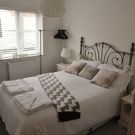 Апартаменти 94A Flat 1Gladstone Road East Борнмут Екстер'єр фото